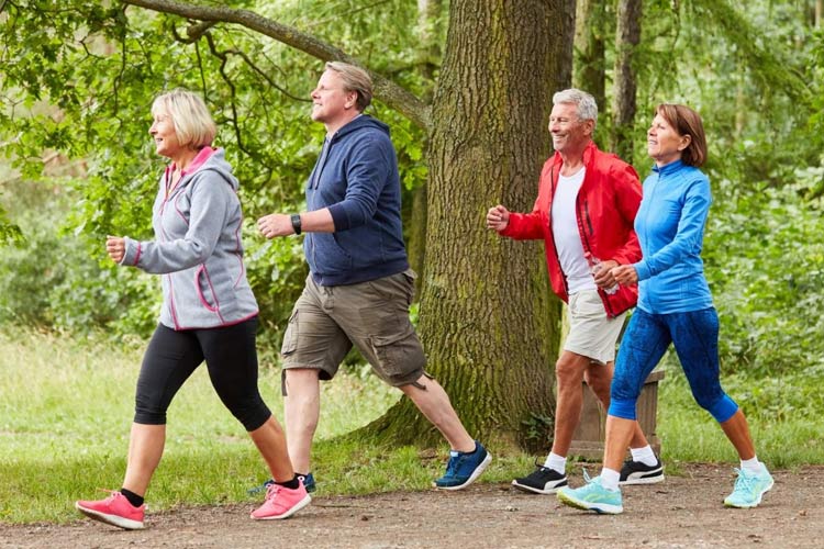 ورزش برای سلامت قلب زنان: چرا زنان با ورزش کمتر، سود بیشتری می‌برند؟