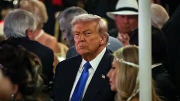 پزشک اسبق کاخ سفید سلامت ترامپ را زیر سوال برد