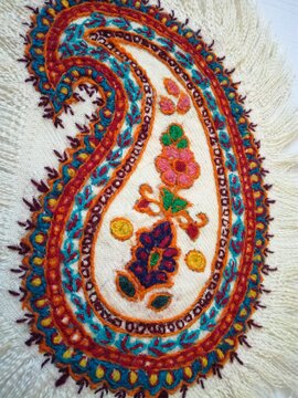 چراغ نمایشگاه ملی صنایع‌دستی در کرمان روشن شد / کارمانیا میزبان هنرمندان سراسر کشور