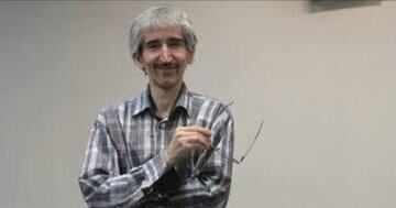 «چینی نازک تنهایی» وصال روحانی / مردی با خودکار آبی!