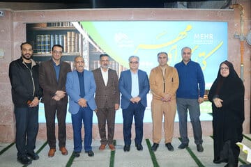 کتاب، گل و لبخند در شب آخر هفته کتاب
حرکتی ماندگار از مدیران فرهنگ‌دوست سمنان/ تجلیل از کتاب‌فروشان، سنگربانان خاموش فرهنگ