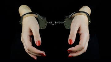کشف طلاهای سرقتی از خانه خانم نظافتچی