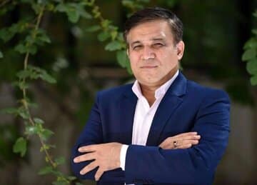 آقای تاجرنیا، لطفاً دوباره پولها را تباه نکنید!