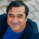 از زمین فوتبال تا آنتن زنده؛ خداداد عزیزی در حلقه پایان‌ناپذیر بحران‌ها