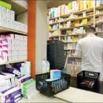 اولتیماتوم داروسازان به وزارت بهداشت/ داروخانهها از ۱۵ دی بابت خرید دارو چک صادر نمیکنند