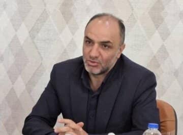 بارش سنگین برف گردنه گله بادوش الیگودرز را مسدود کرد