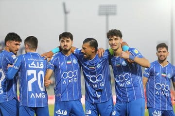 بازی استقلال به تعویق افتاد