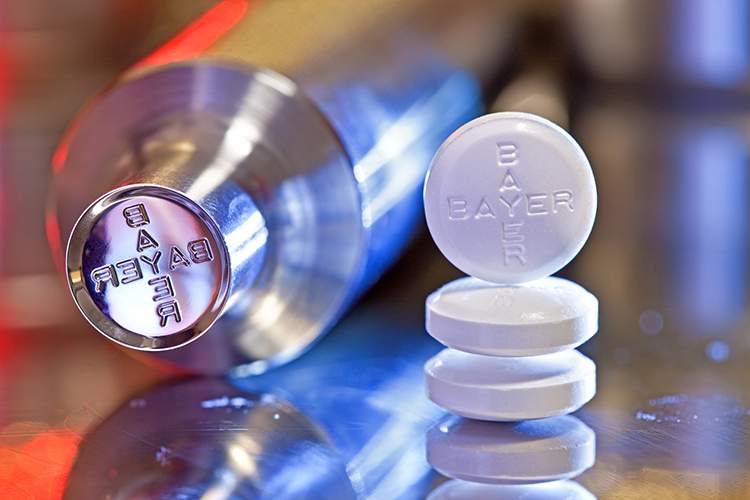 بایر با تکیه بر هوش مصنوعی، فرآیند تولید داروهای نوین را متحول میکند