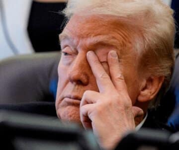 تابلوی ایست ترامپ مقابل ایرانی ها؛ ورود هواداران ایران به جام جهانی ممنوع!