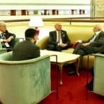 تاکید ظریف و فؤاد حسین بر حل مسالمتآمیز بحرانهای منطقه