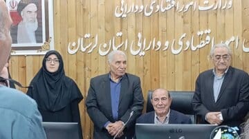 تقدیر ویژه مدیرکل کتابخانه های لرستان از پروفسور بهاروند