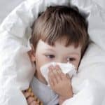 توصیههای یک متخصص: احتمال افزایش مرگومیرها بر اثر آنفلوآنزا/ گروههای پرخطر با علائم کم هم به پزشک مراجعه کنند/ خودسرانه آنتیبیوتیک مصرف نکنید