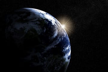 توقف چرخش زمین، وحشتناکتر از فیلمهای آخرالزمانی / چه بلایی سر انسانها میآید؟