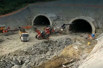 حفاری یک تونل چندکیلومتری در بازار تهران/ عضو شورای شهر تهران:«اگر در تهران یک فرغون خاک جابهجا شود با آن برخورد میکنند»