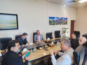 حمایت از سرمایهگذاری و توسعه تأسیسات گردشگری استان قم مورد بررسی قرار گرفت