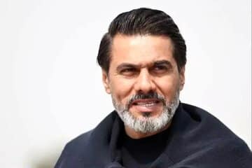 خیابانی با دیدن میکروفن هر چیزی میگوید!