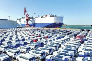 درخواست ثبت سفارش برای ۷۵ هزار دستگاه خودروی وارداتی/ ۳۱ هزار خودروی خارجی ترخیص شد