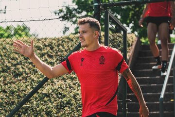 دور شدن دنیس اکرت از تیمملی!