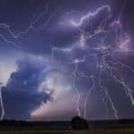 صاعقه‌زدگی در یاسوج حادثه‌ساز شد