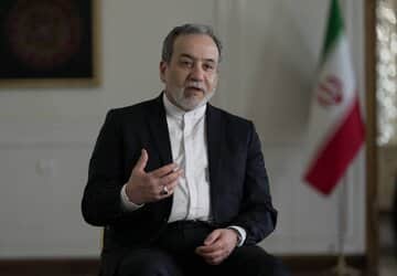 عراقچی وارد مینسک شد