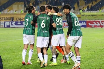 عکس | بنر جنجالی خیبر علیه غولهای ایران؛ این لیگ خوراک ماست!