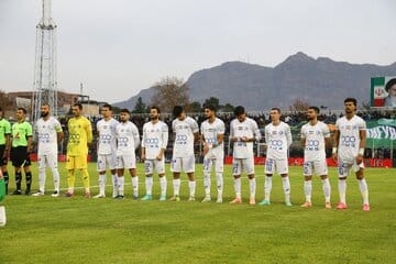 قهرمانی نیمفصل استقلال پرید؟