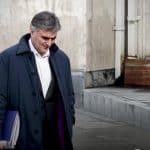 ماجرای عکس جنجالی فرزین با صرافان هرات چه بود؟