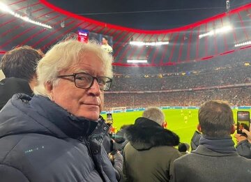 مربی پیشین استقلال حرفهای جنجالیاش را پس گرفت