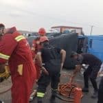 نجات سرنشین محبوس در حادثه واژگونی خودرو در بلوار راه‌آهن بندرعباس