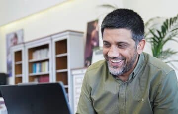 واکنش دبیر به مهاجرت معصومی؛ همه زورم را میزنم که او از ایران نرود!