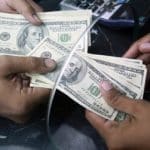 پیشبینی قیمت دلار یکشنبه ۹ آذر ۱۴۰۴ / پای ژانویه در گرانی عجیب دلار میان است؟