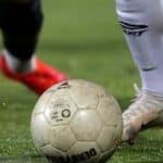 چرا این همه دلار به پای بازیکنان بی ارزش خارجی می ریزید؟ / چرا در مقابل این همه بیتالمال خوری سکوت اختیار کردید؟