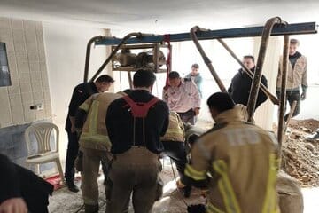 گرفتار شدن دو کارگر در چاه ۲۵ متری/ جزئیات