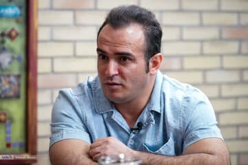 آذربایجان پیشنهاد تغییر تابعیت داد، نرفتم؛ نه حواله خودرو گرفتم، نه از سربازی معاف شدم!/حسین رضازاده بهتزین وزنهبردار تاریخ است