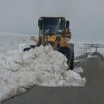 برفروبی ۱۶۷۰ کیلومتر باند از محورهای مواصلاتی استان کرمانشاه در عملیات راهداری زمستانی