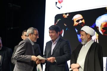 بنیاد شهید باید صدای جامعه ایثارگری را به درستی منعکس کند