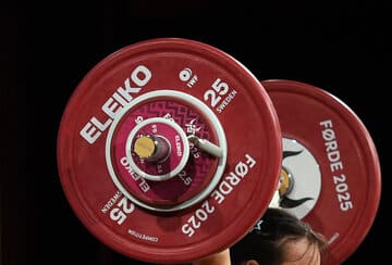 حذف مدال مجموع از وزنهبرداری در ناگویا