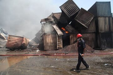 خسارت کانتینرهای خالی حادثه بندر رجایی تعیین تکلیف نشده است