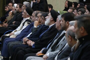 خودباوری و استفاده از ظرفیت نخبگان راه برونرفت از مشکلات کشور است