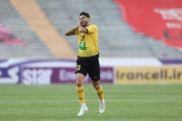 سپاهان به هر قیمتی ستاره لژیونر را میخواهد؛ انتقال به پرسپولیس منتقی شد