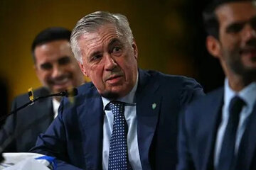 عکس | پرافتخارترین سلفی جهان در مادرید؛ این مرد هنوز عاشق رئال است!