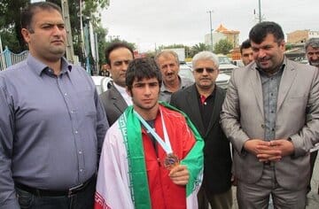 قهرمان کشتی آسیا درگذشت