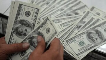 قیمت دلار، یورو و سایر ارزها امروز ۱۲ دی/ سقف قیمتی دلار باز هم شکست