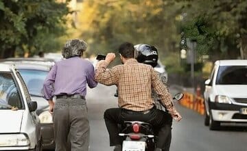 پایان کار باند گوشیقاپی در تهران/ اعتراف به ۷۰ سرقت