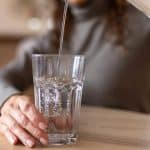 آب گرم و کاهش وزن؛ یک عادت ساده صبحگاهی با پشتوانه علمی