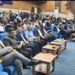 تجلیل از افتخارآفرینان دبیرستان نمونه دولتی آیت الله خامنهای بندرعباس