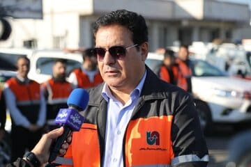 تلاش شبانه روزی راهداران لرستان و برقراری تردد در جاده های شهری و روستایی