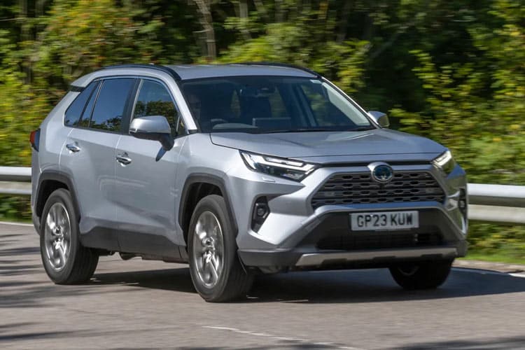 تویوتا RAV4؛ یکی از خارقالعادهترین خودروهای شاسیبلند موجود در بازار