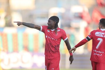 جلسه مدیرعامل پرسپولیس با ۲ بازیکن حاشیهساز