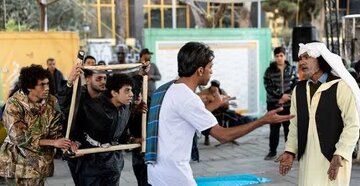 رتبه نخست کاردگردانی تئاتر خیابانی فجر برای داوود رمضانزاده از هرمزگان